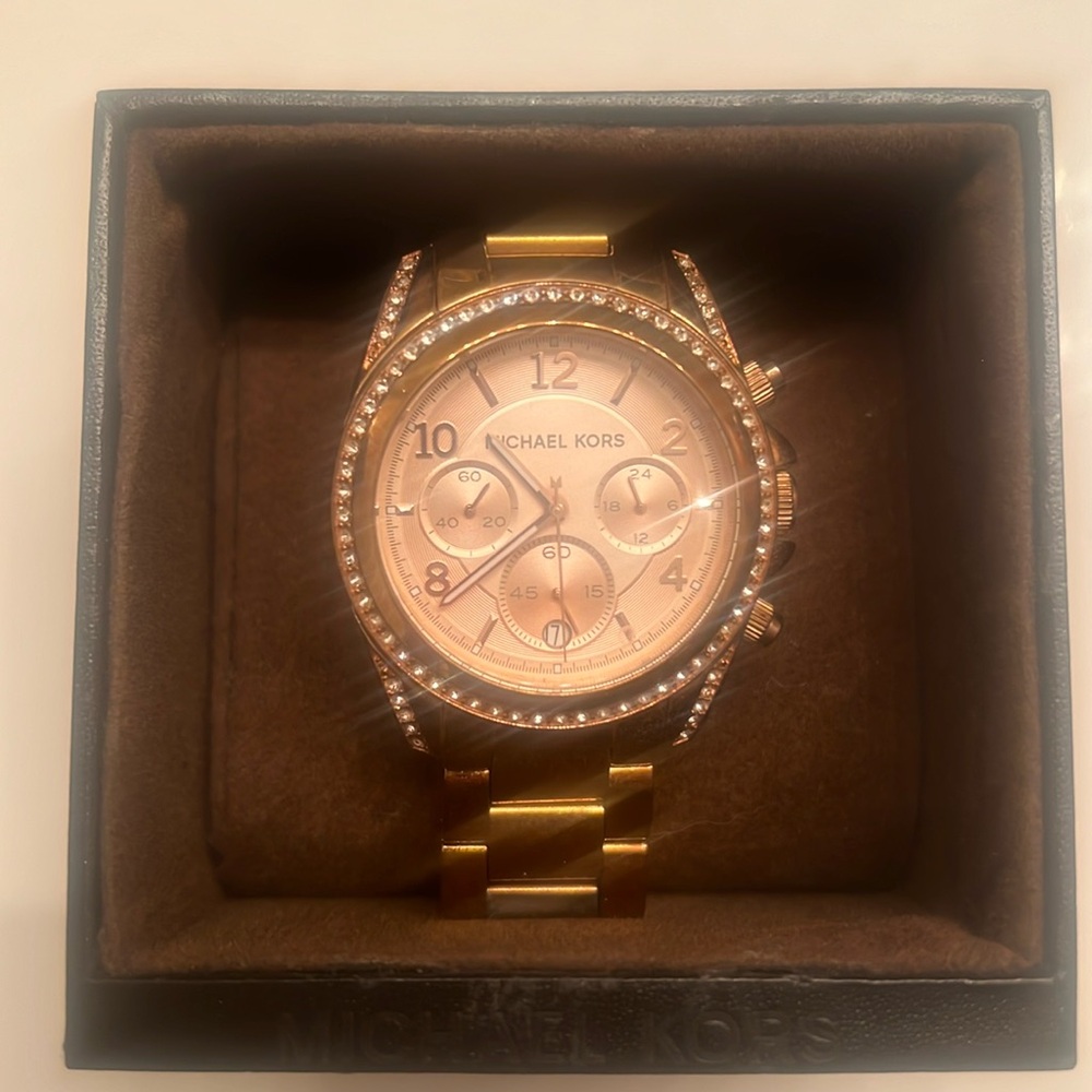 Diamond studded Rose Gold Michael Kors Watch. Needs a new battery.